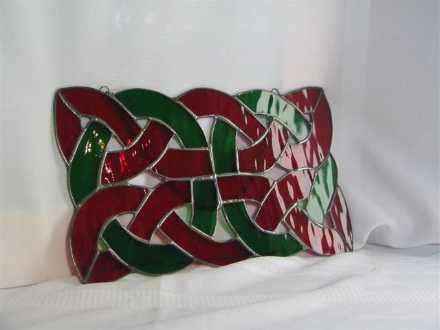 red-and-green-celtic-knot.jpg